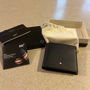 Mens bifold wallet